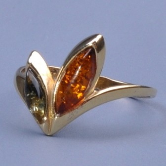 Кольцо серебро с позолотой и янтарем Элли скНЯН-6413