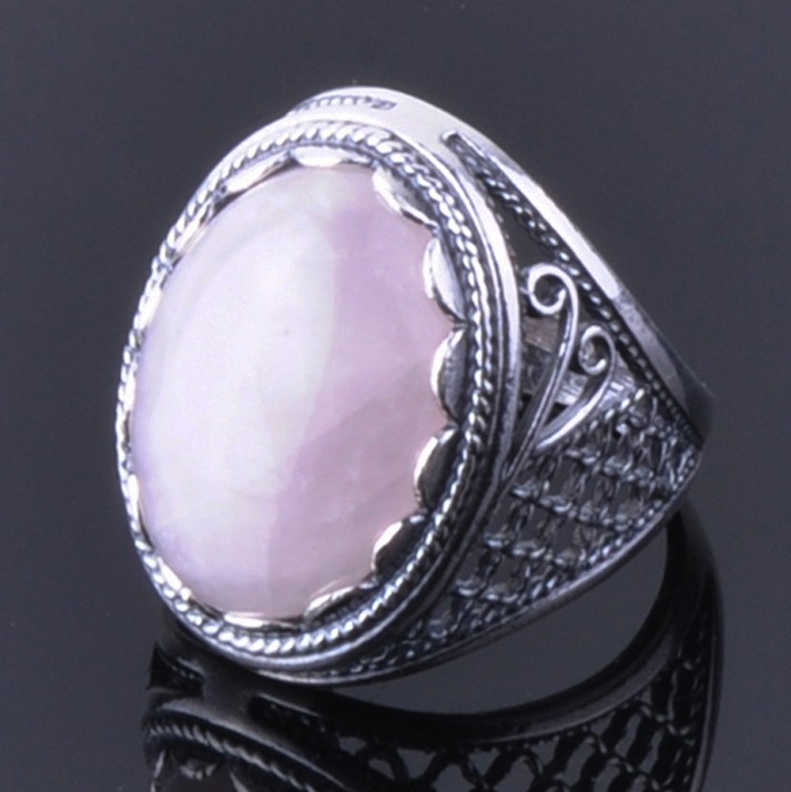 Кольцо с розовым кварцем "Олимпия"