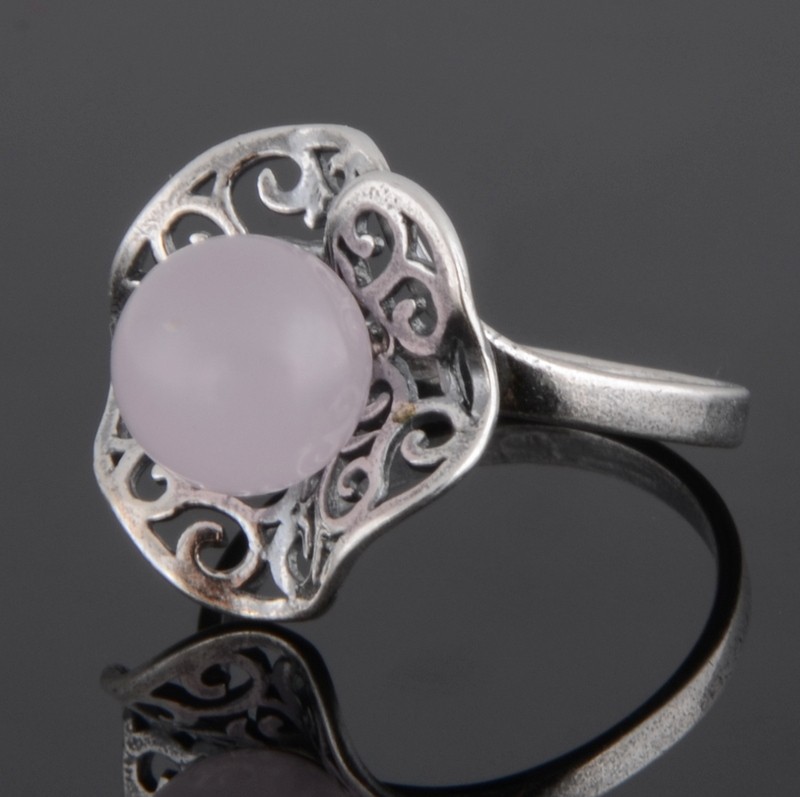 Кольцо с имитацией розового кварца "Лаватера"