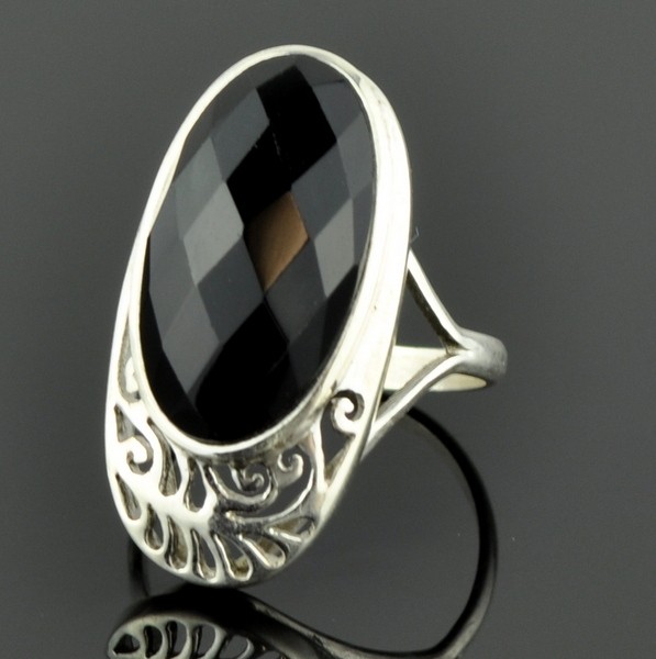 Кольцо серебро с шпинелью Княжна скНШП-4533
