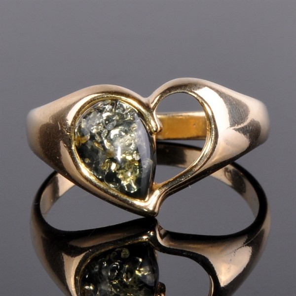 Кольцо серебро с позолотой и янтарем Сердечко скНЯН-9835