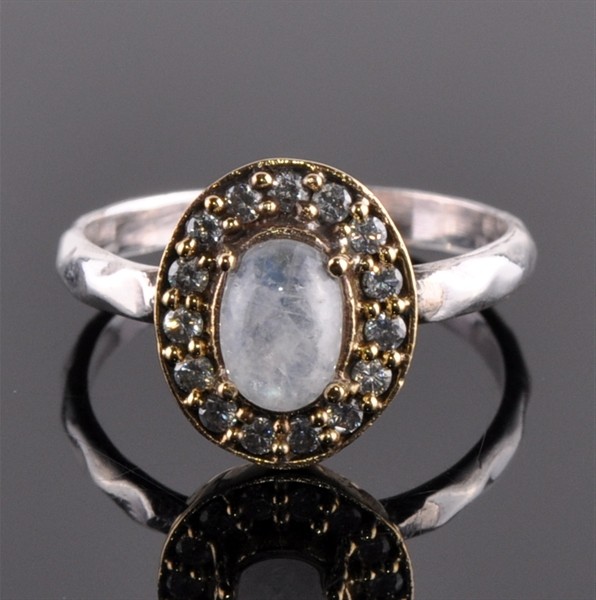 Кольцо серебро с позолотой, лунным камнем и фианитами Пэрис скНЛК-10313