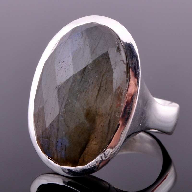 Кольцо серебро с лабрадором "Галос"