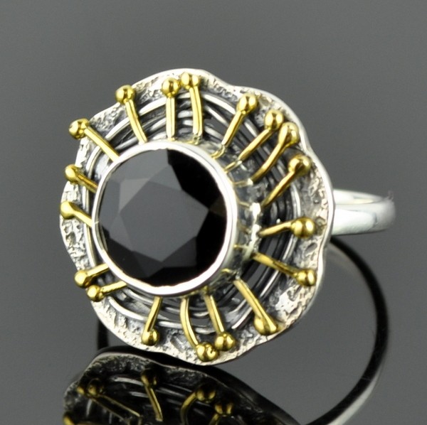 Кольцо серебро с позолотой с шпинелью Паутина скНШП-5506