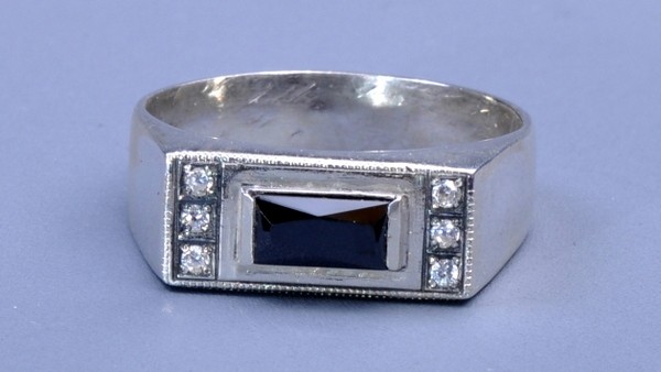 Кольцо серебро с фианитом "Карлеоне"