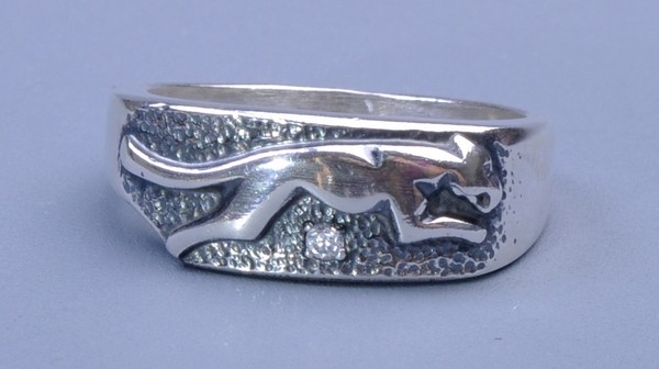 Кольцо серебро с фианитами Ягуар-2 скНФН-6401