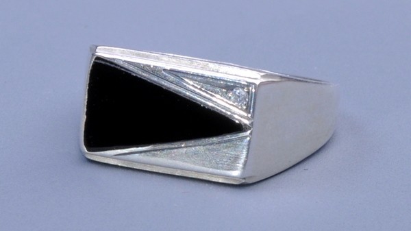 Кольцо серебро с обсидианом "Атташе"