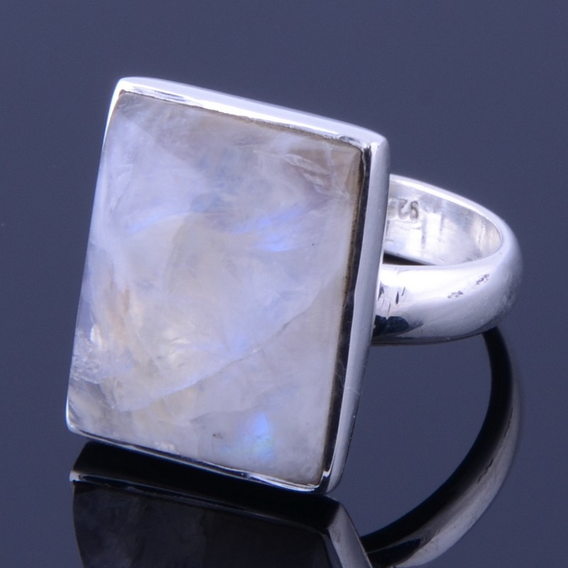 Кольцо серебро с лунным камнем (адуляром) "Галос"