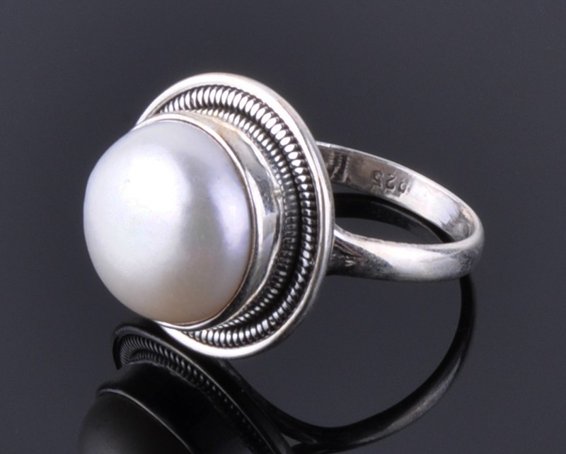 Кольцо серебро с жемчугом "Орбита"