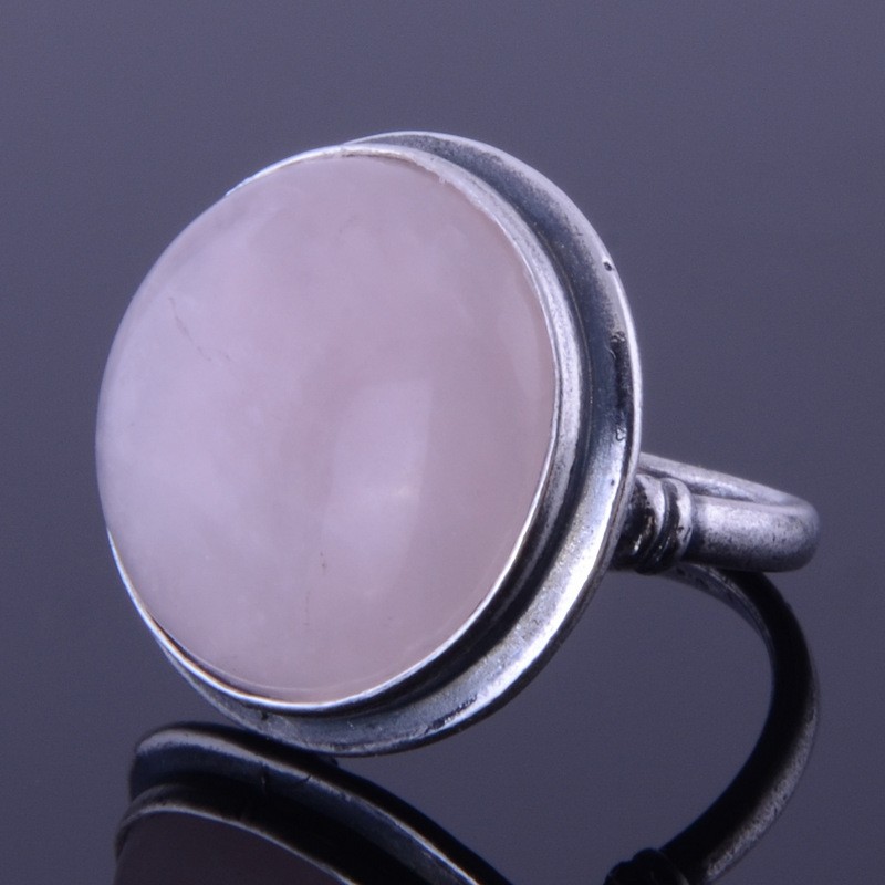 Кольцо с розовым кварцем "Гало"