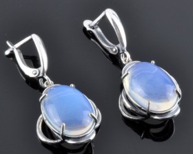 Серьги с лунным камнем "Кувшинка"