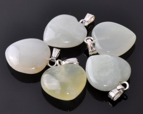 Подвеска из кварца "Сердечко"