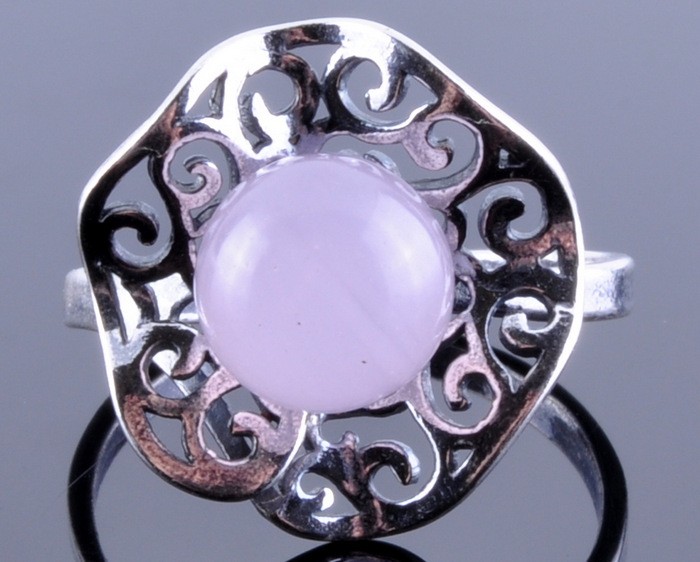 Кольцо с розовым кварцем "Лаватера"