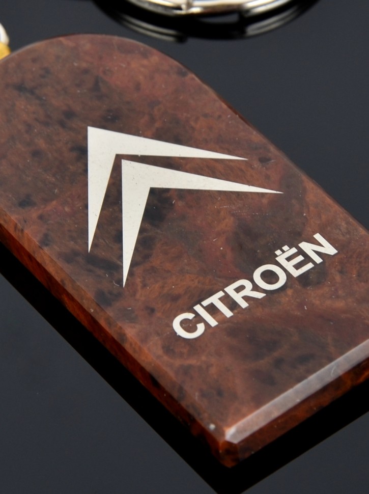 Брелок-оберег обсидиановый "Ситроен"