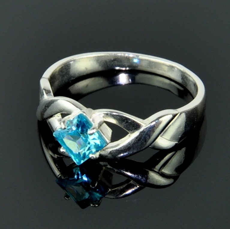 Кольцо серебро с фианитами Ханна скНФН-1020ф
