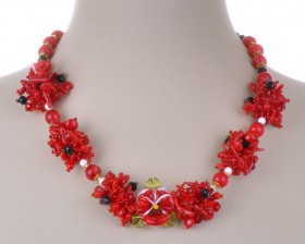 Бусы из коралла, лэмпворк и хрусталя "Страстная Натура"