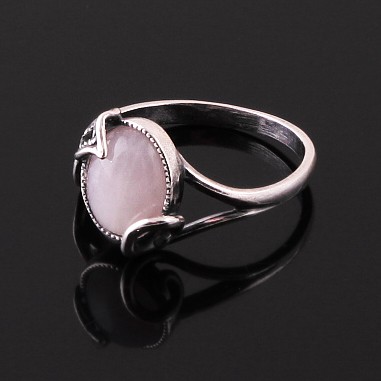 Кольцо с розовым кварцем "Плющ"