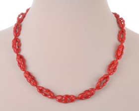Бусы из коралла "Облепиха"