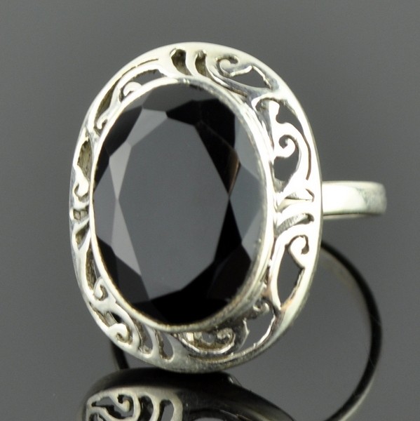 Кольцо серебро с шпинелью Виндзор скНШП-5510