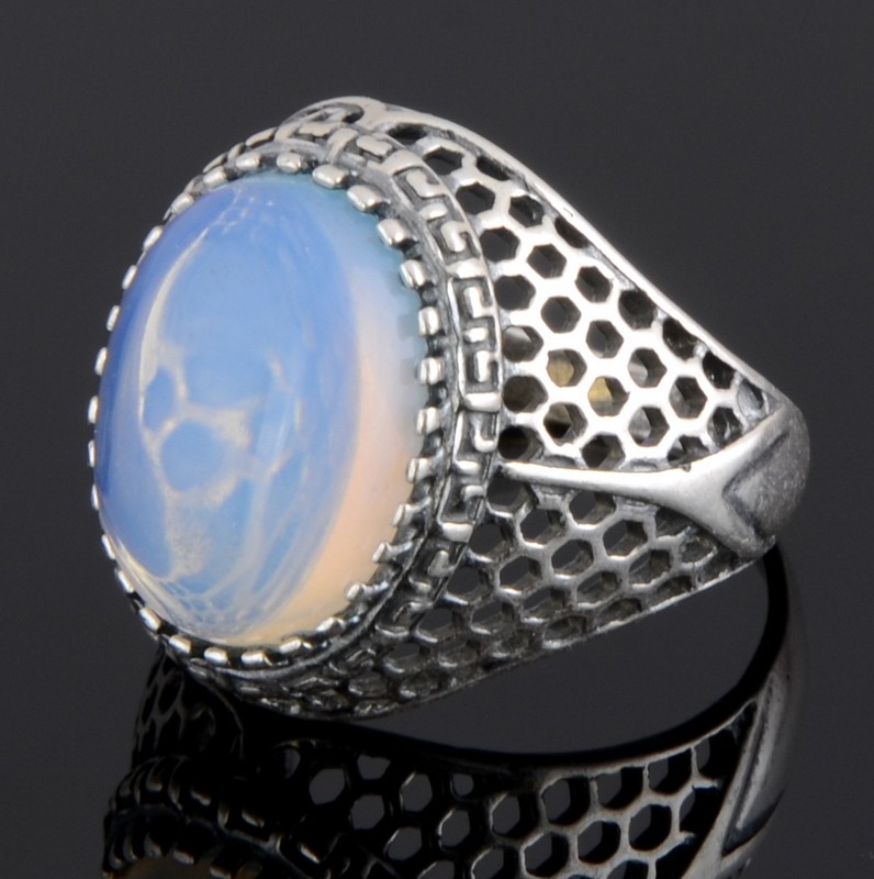 Кольцо с лунным камнем "Вуаля"