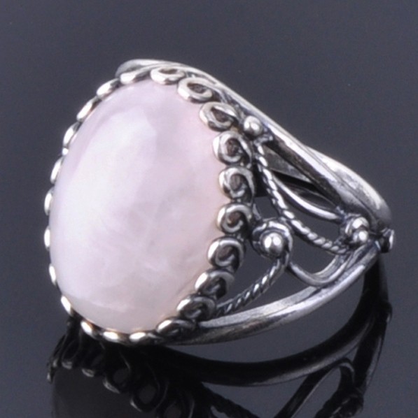 Кольцо с розовым кварцем "Сударушка"