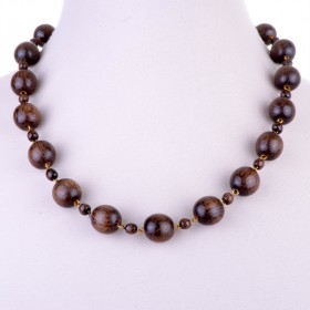 Бусы из дерева "Леди-2"