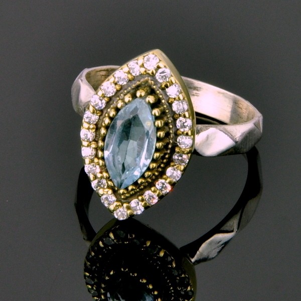 Кольцо серебро с голубым топазом Герцогиня скНТП-4113