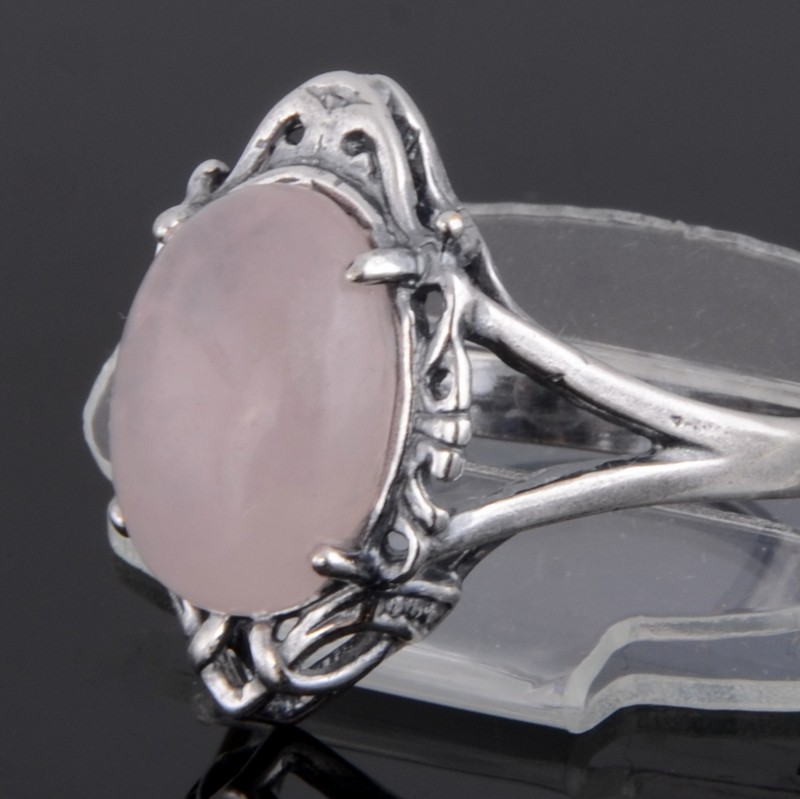 Кольцо с розовым кварцем "Царевна"