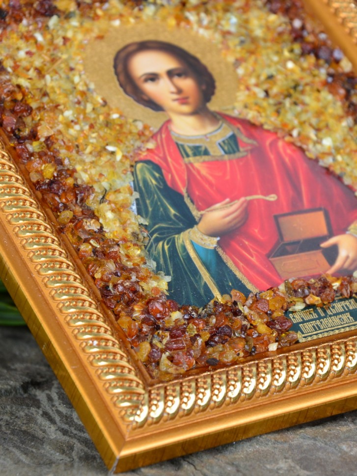 Икона янтарная "Святой Целитель Пантелеймон" 14*16,5 см