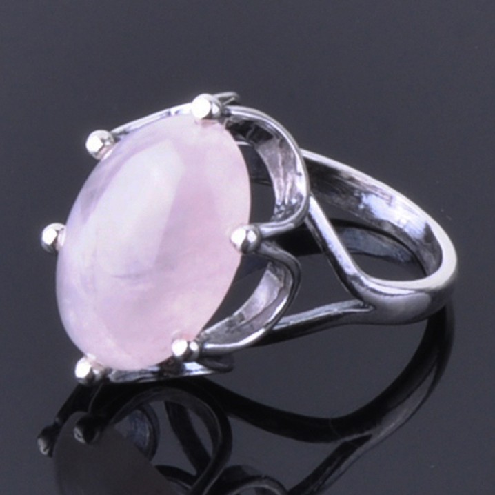 Кольцо с розовым кварцем "Королева"