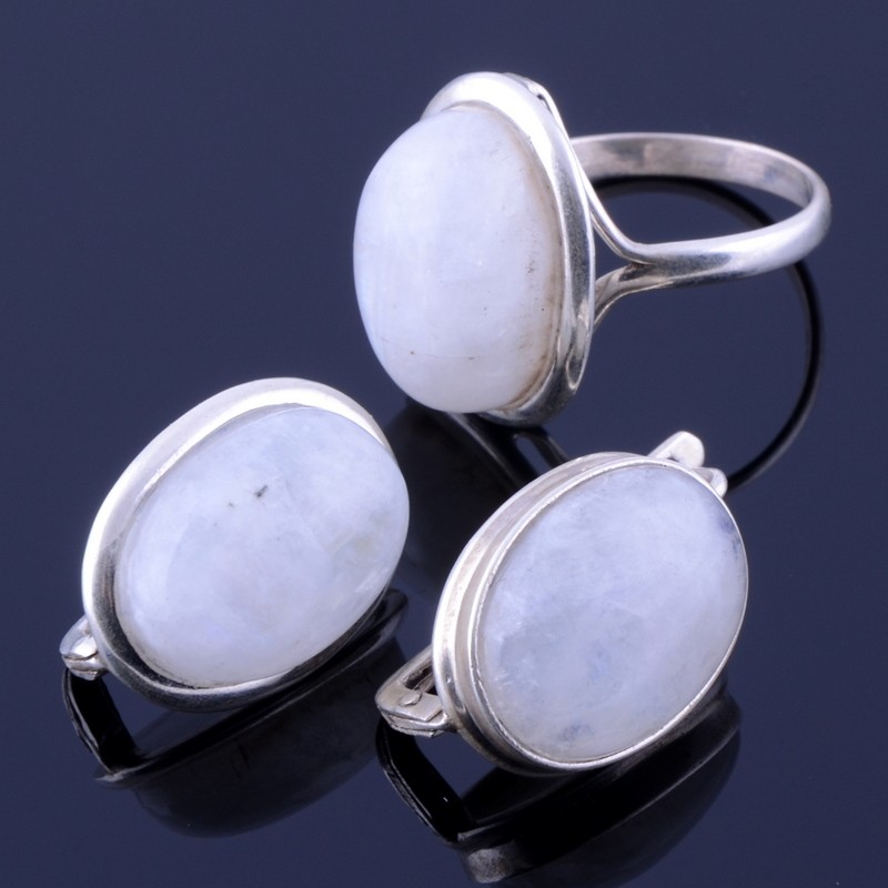 Комплект серебро с лунным камнем (адуляром) "Галос"